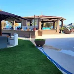 Jannos Beach hotel