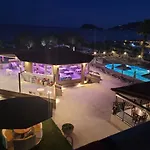 Jannos Beach hotel